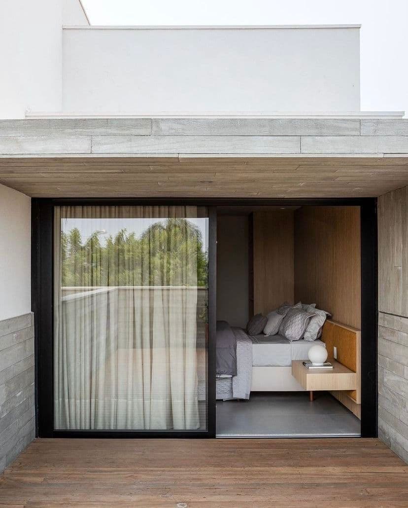 Minimalist Glass Solutions